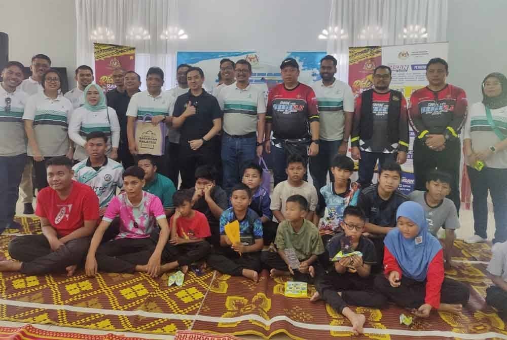Rumah Kebajikan Anak-Anak Yatim Dan Miskin Sabak Bernam Parit 4 Sekinchan 1 Rumah Kebajikan Anak Yatim Miskin di Sabak Bernam, Parit 4 Sekinchan
