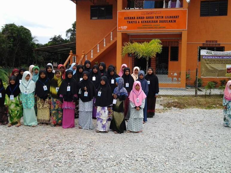 Rumah Kebajikan Anak Yatim & Dhuafa’ Lilbanat Darul Huffaz